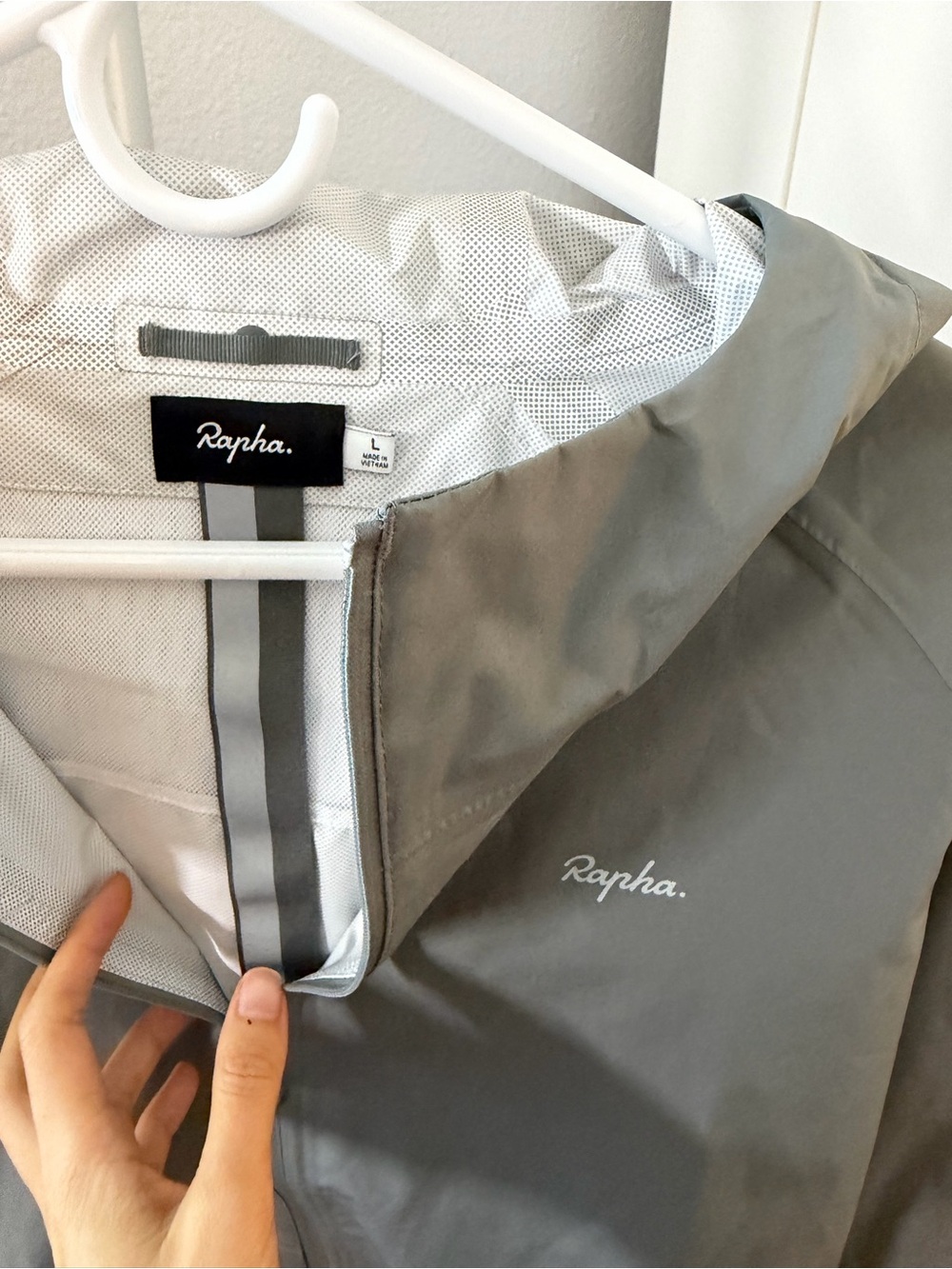 Rapha Men’s Commute Gray Jacket - Picture 2 of 11
